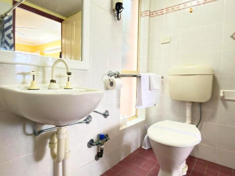 Aussie Rest Motel image