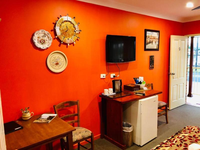 Aussie Rest Motel image