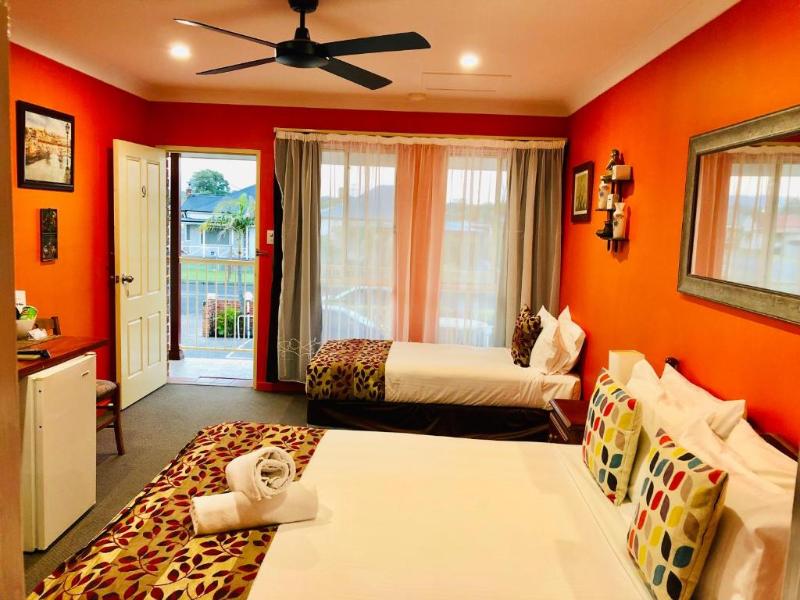 Aussie Rest Motel image