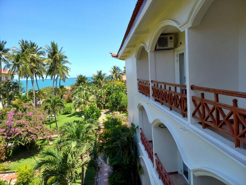 Le Aqua Resort & Spa Phan Thiet image