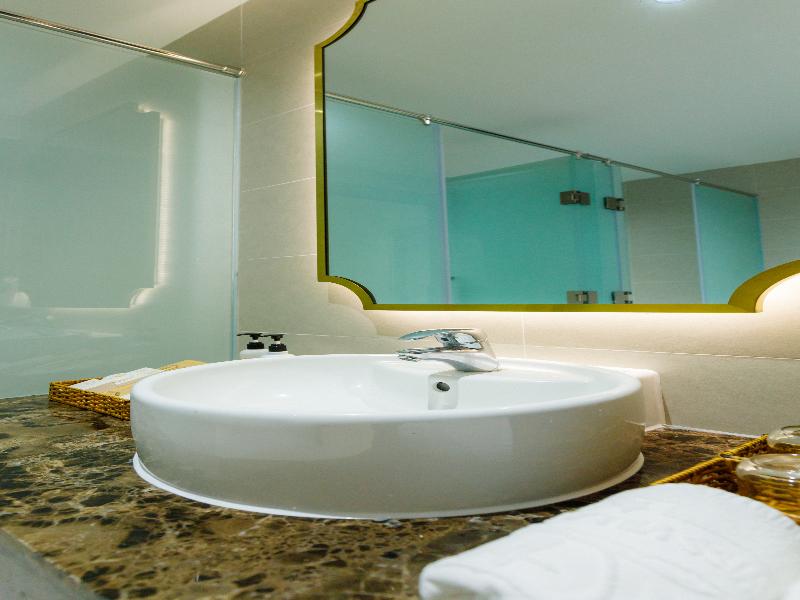 Le Aqua Resort & Spa Phan Thiet image