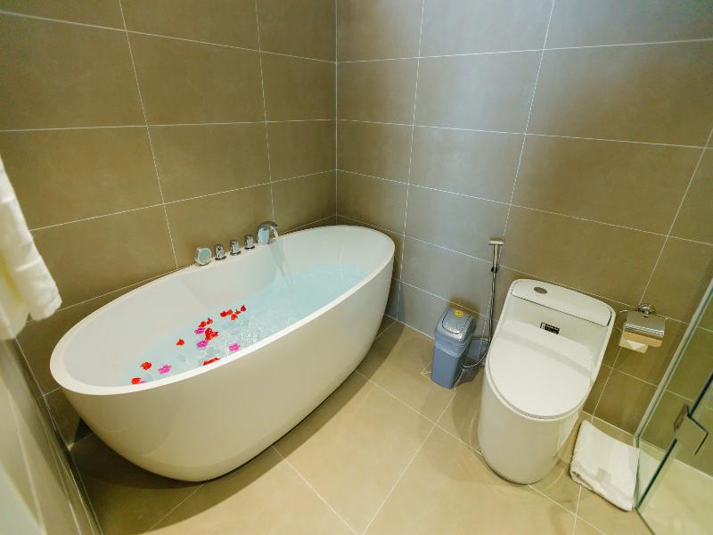 Le Aqua Resort & Spa Phan Thiet image
