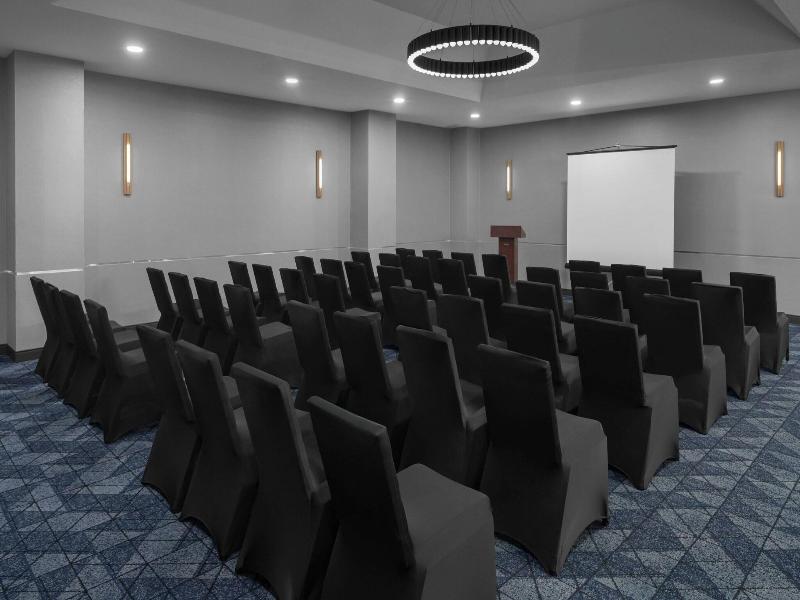 Courtyard by Marriott San Jose Airport image