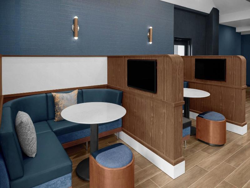 Courtyard by Marriott San Jose Airport image