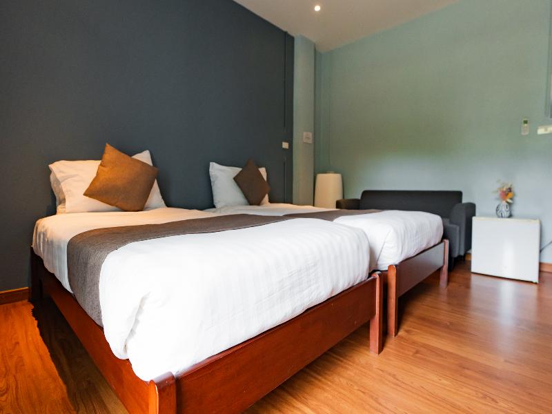 A Hotel Cozy image
