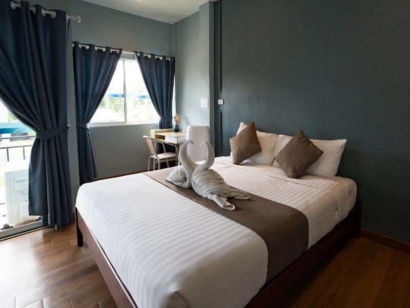 A Hotel Cozy image