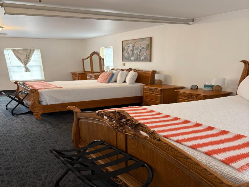 Deep Water Inn image