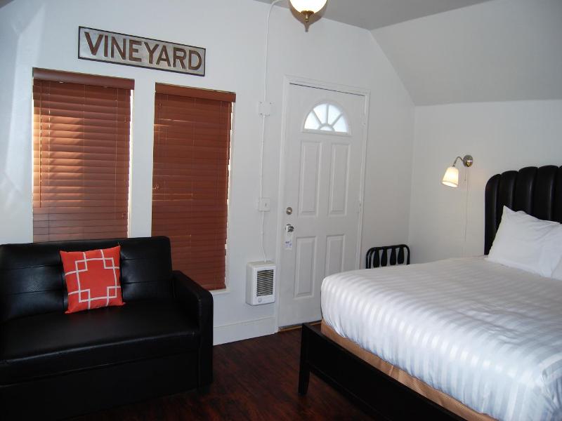 Deep Water Inn image