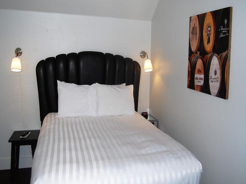 Deep Water Inn image