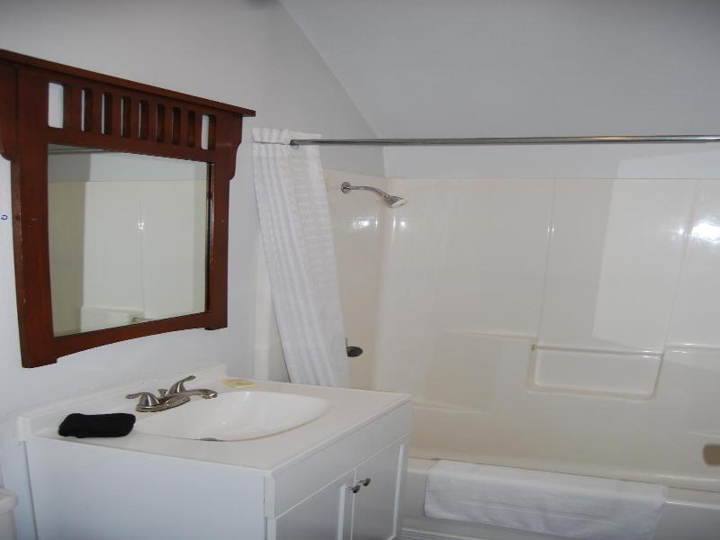 Deep Water Inn image