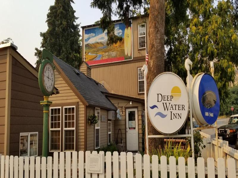 Deep Water Inn image