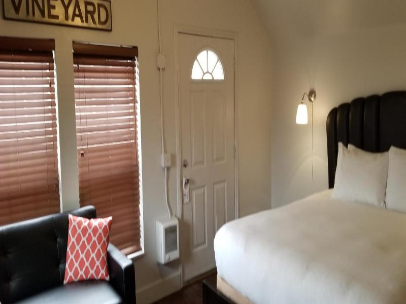 Deep Water Inn image