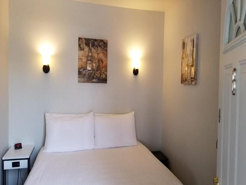 Deep Water Inn image