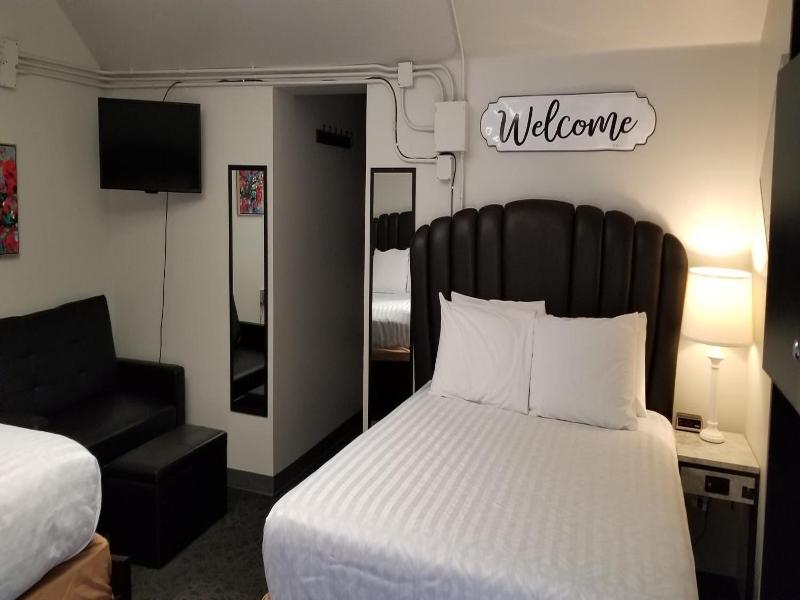 Deep Water Inn image