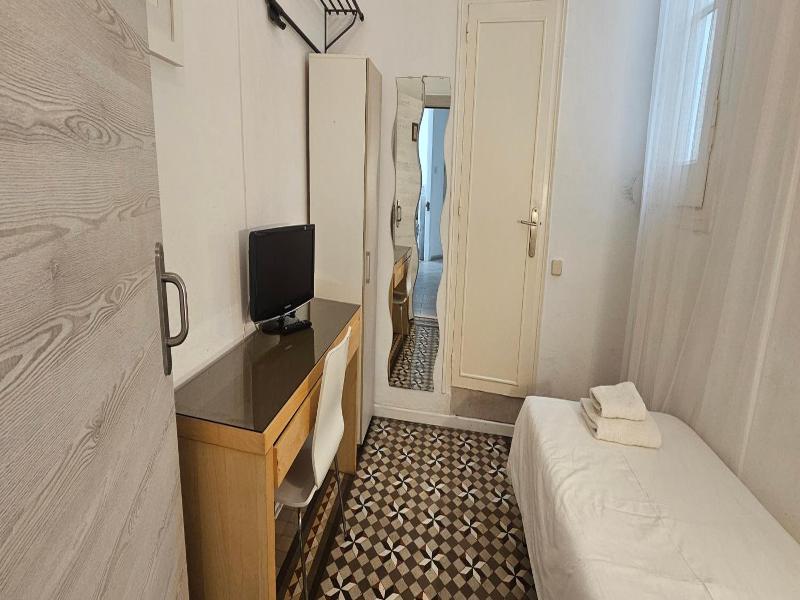 Hostal Eixample image