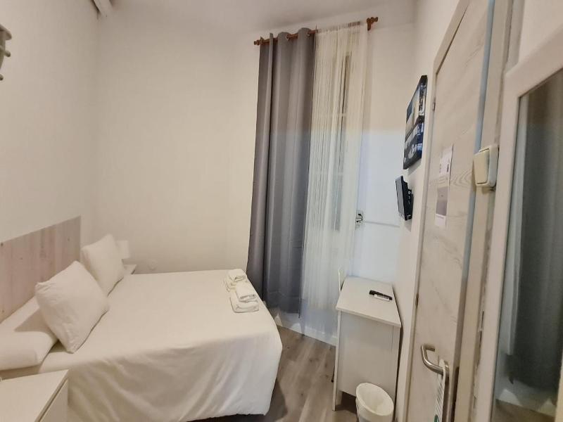 Hostal Eixample image