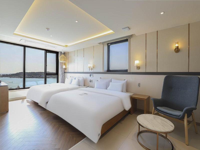 H Avenue Hotel Gijang Ilgwang image