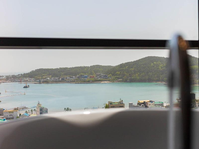H Avenue Hotel Gijang Ilgwang image
