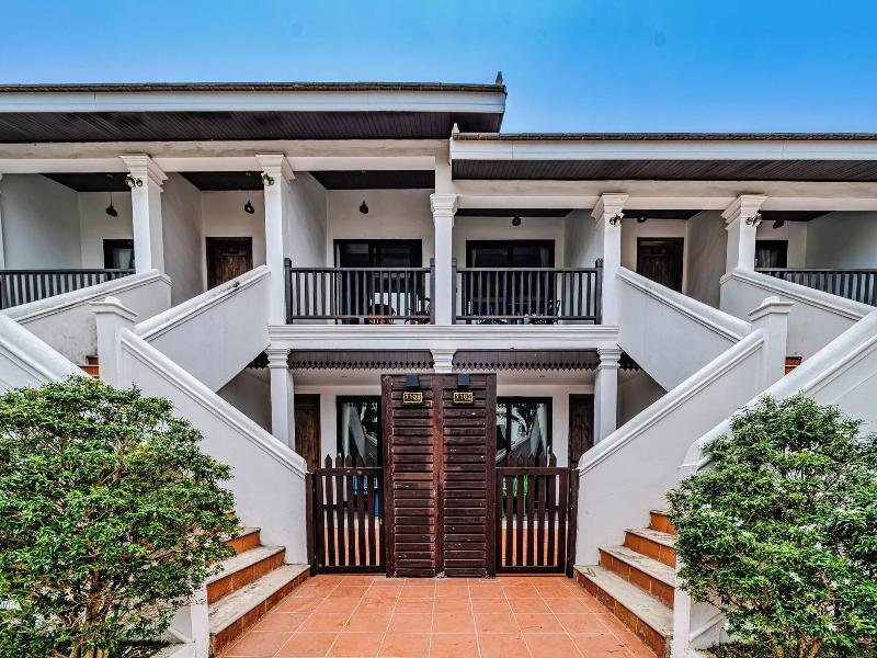 Manyo Hotel And Resort image