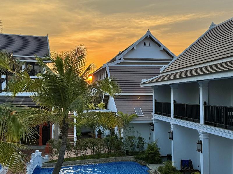 Manyo Hotel And Resort image