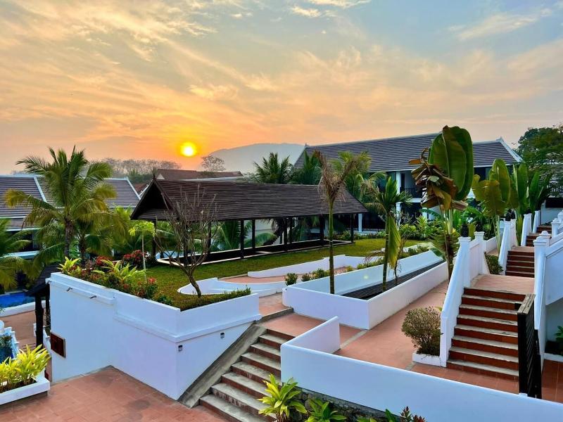 Manyo Hotel And Resort image