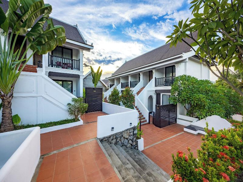 Manyo Hotel And Resort image