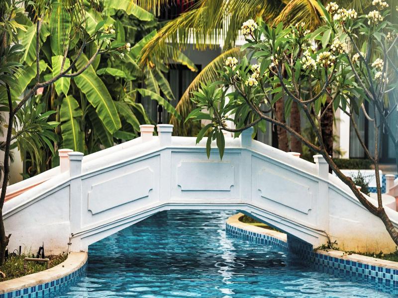 Manyo Hotel And Resort image
