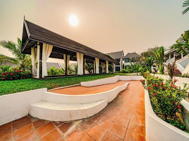 Manyo Hotel And Resort image