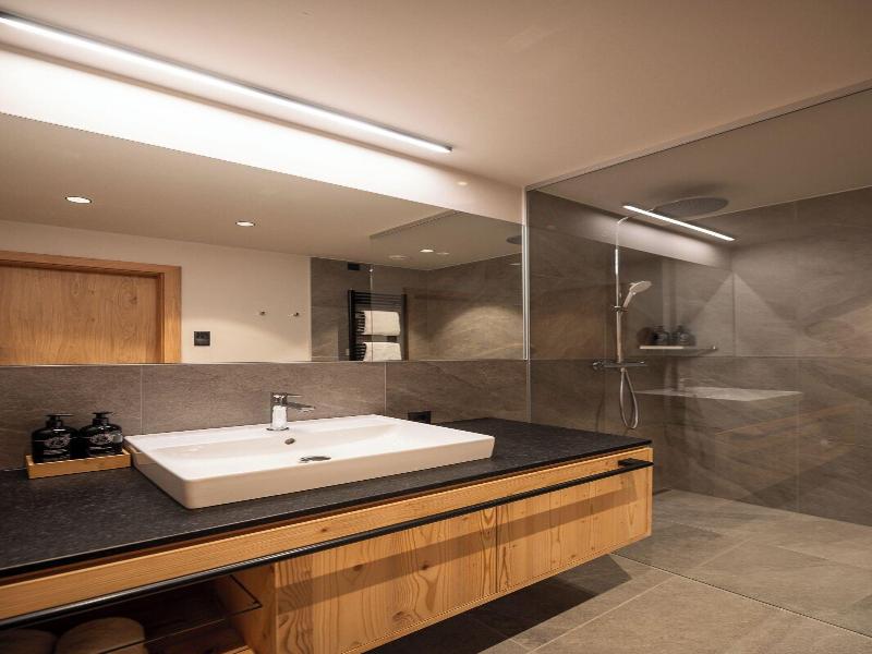 Adea Lifestyle Suites image
