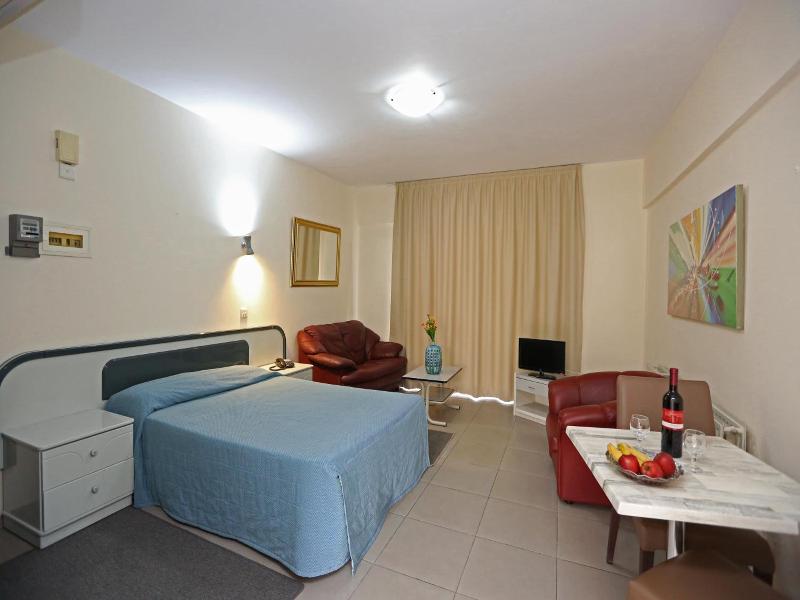 Sunquest Gardens Holiday Resort image