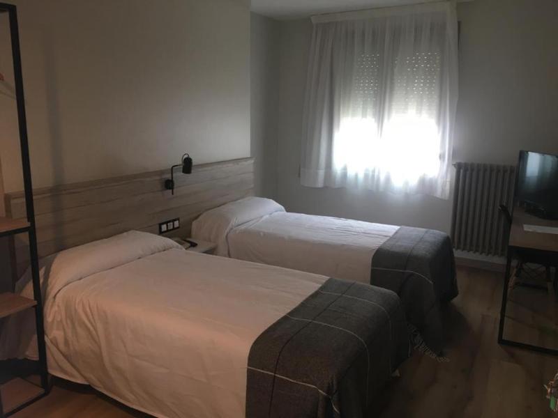 Hotel Torres Manlleu image