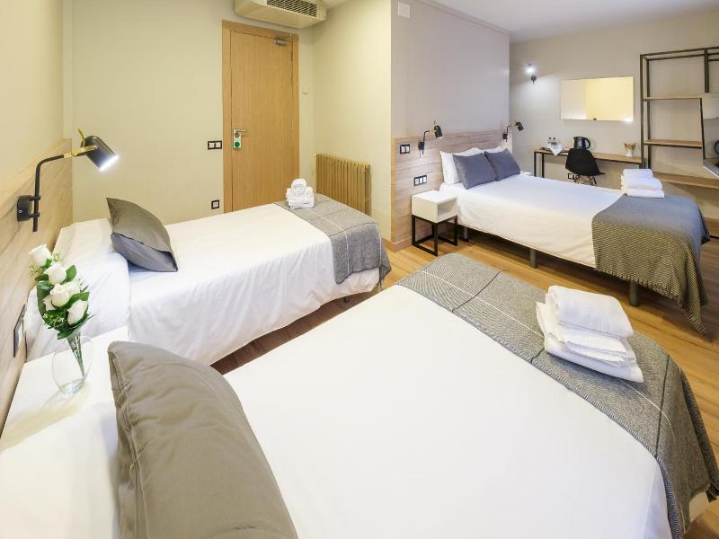 Hotel Torres Manlleu image