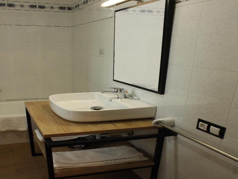 Hotel Torres Manlleu image