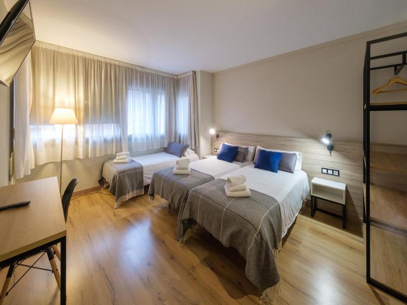 Hotel Torres Manlleu image