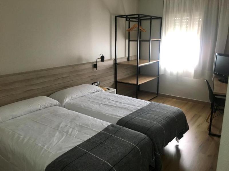 Hotel Torres Manlleu image
