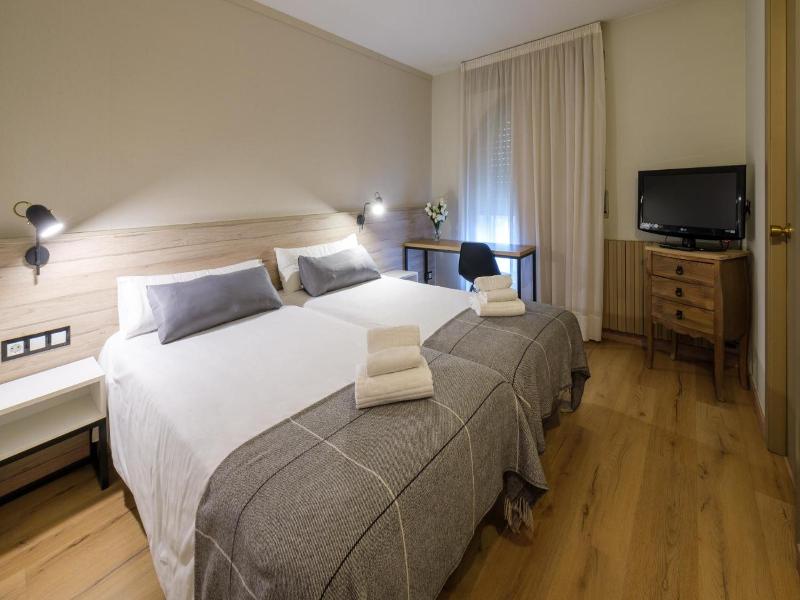 Hotel Torres Manlleu image