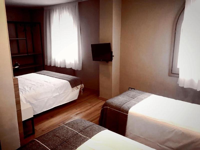 Hotel Torres Manlleu image