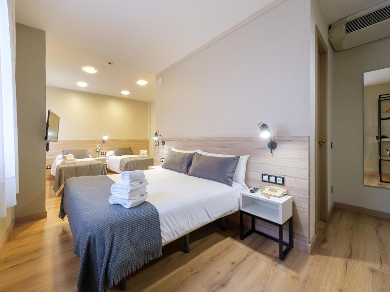 Hotel Torres Manlleu image