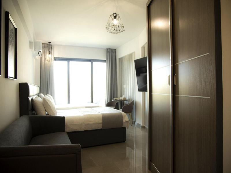 Jimmy's Suites image