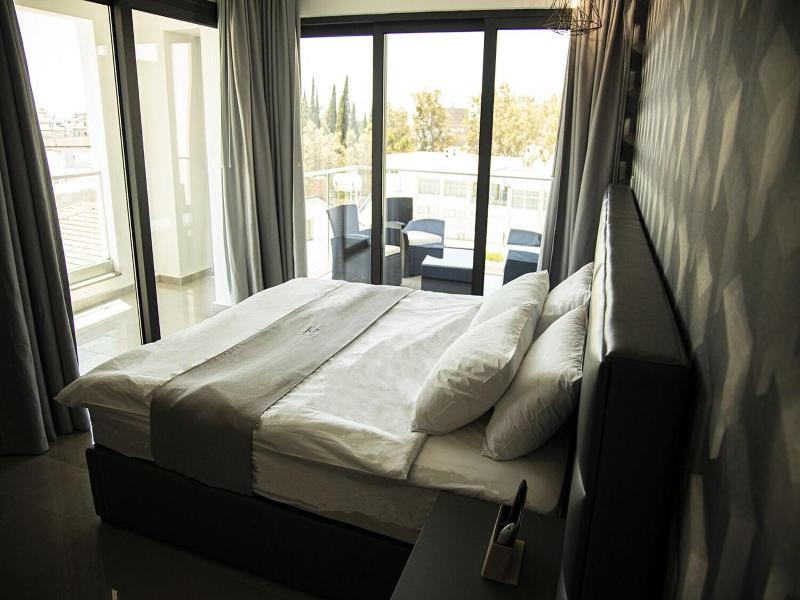 Jimmy's Suites image
