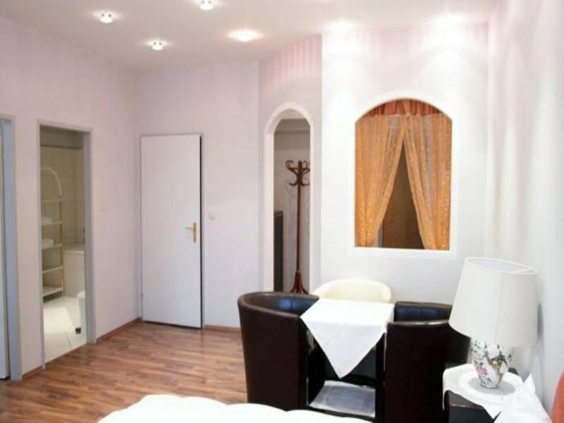 Stadthotel Restaurant Auerhahn image