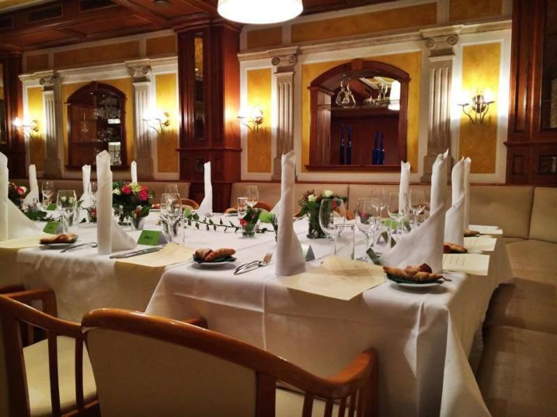 Stadthotel Restaurant Auerhahn image