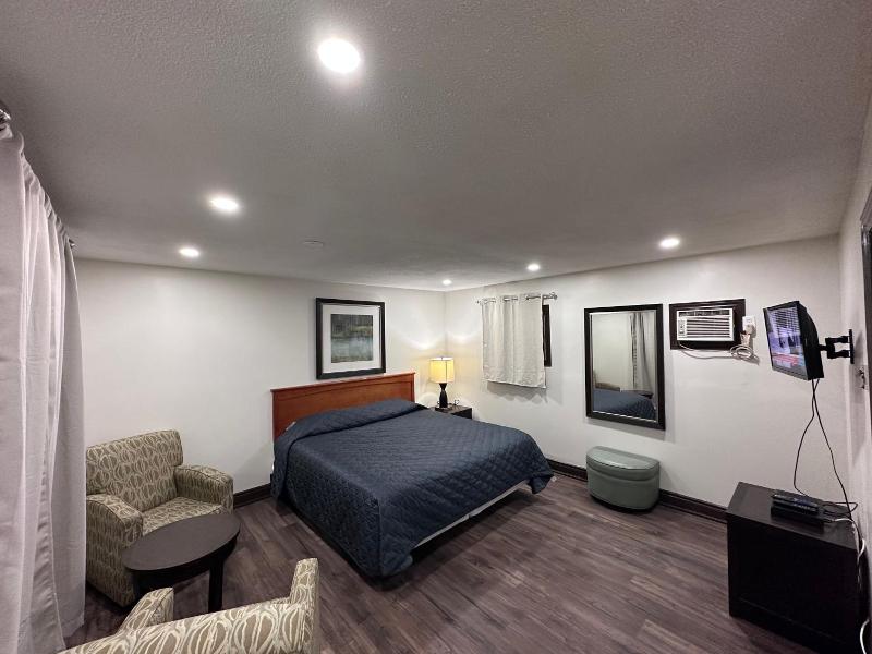 Cedar Springs Motel image