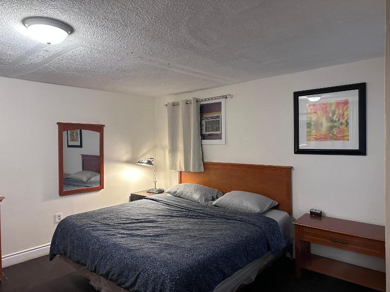 Cedar Springs Motel image