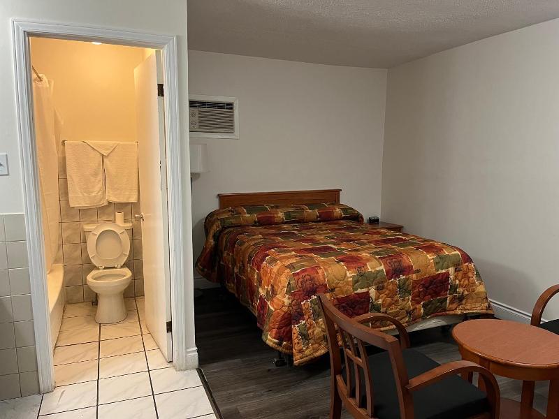 Cedar Springs Motel image