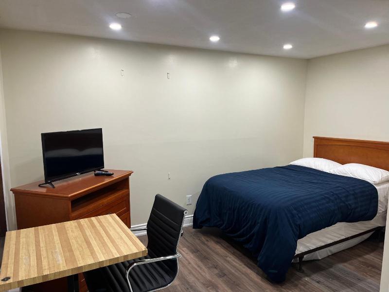 Cedar Springs Motel image