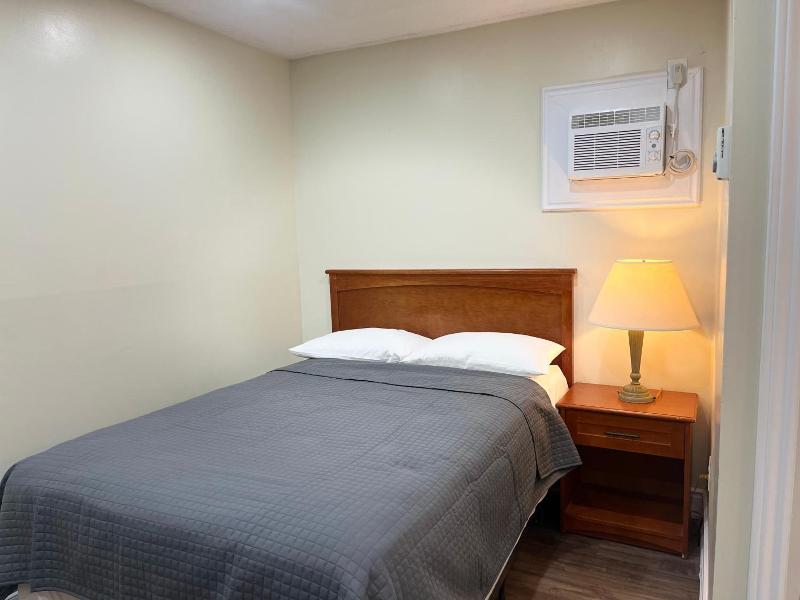 Cedar Springs Motel image