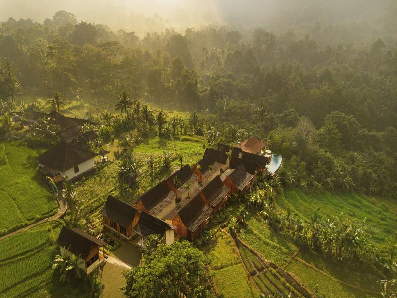 Devani Resort Sidemen image