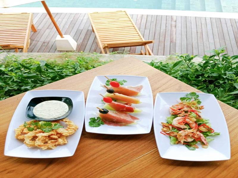 Devani Resort Sidemen image