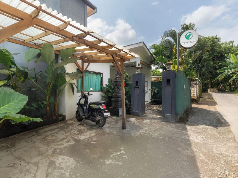 Ped Cottage image